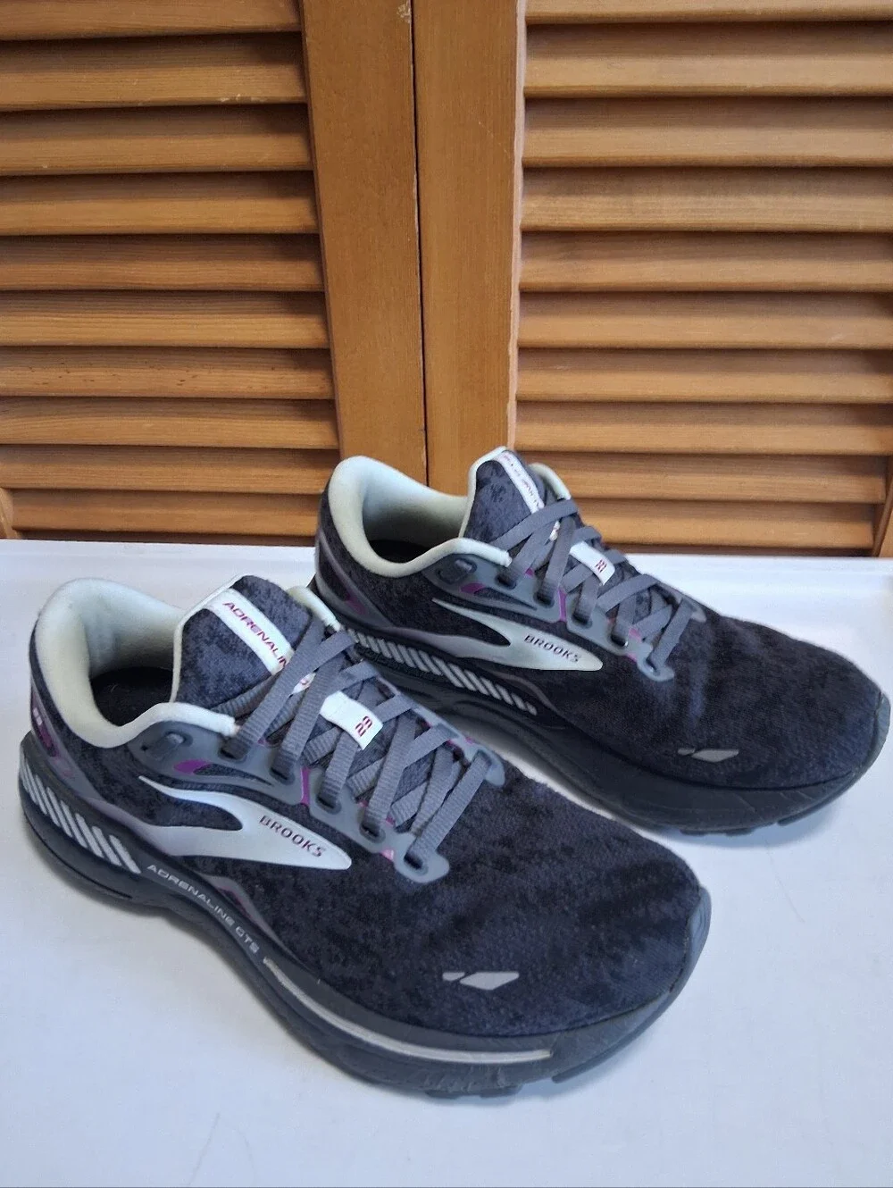 Brooks Women's Adrenaline GTS 23 Athletic Running Sneakers 8 Medium - Picture 3 of 7